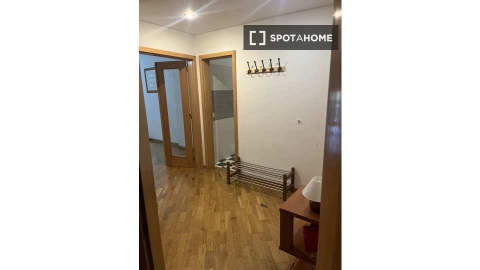 Double room Lisbon, 3 beds, 95m² — photo 2