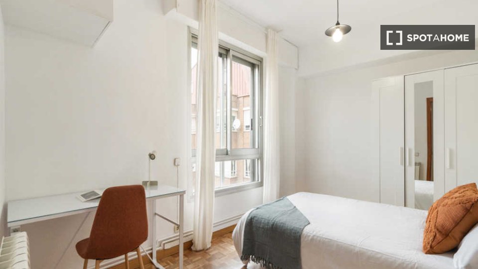 Double room Madrid, 10 beds — photo 31