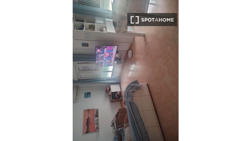 Double room Almeria, 3 beds, 110m² — photo 4