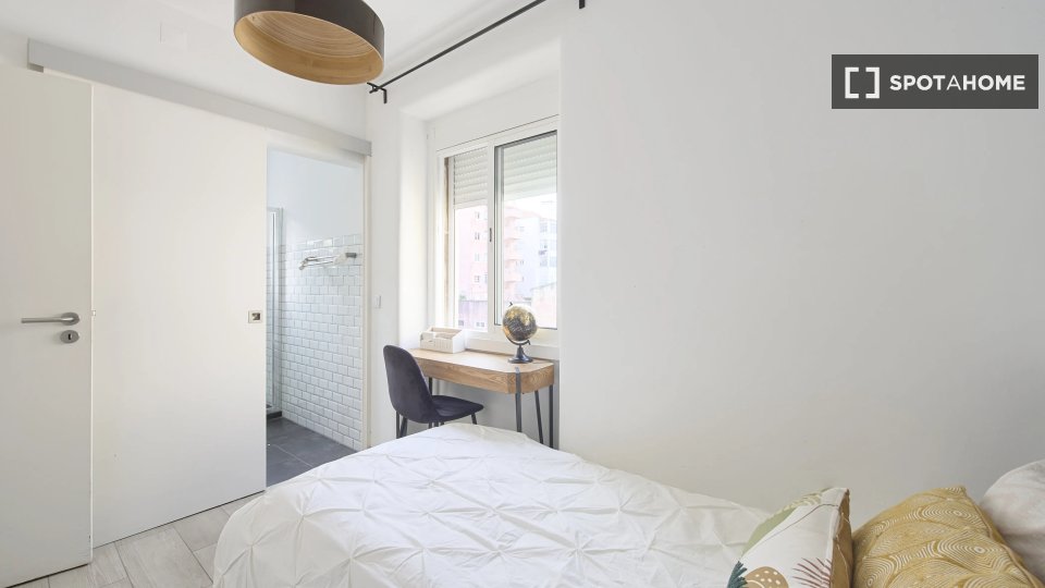 Double room Lisbon, 6 beds — photo 2