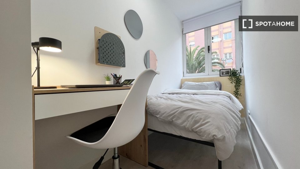 Double room Madrid, 5 beds — photo 24