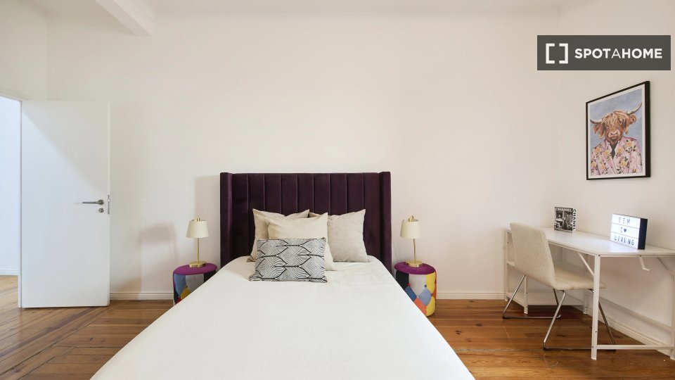 Double room Lisbon, 13 beds — photo 12