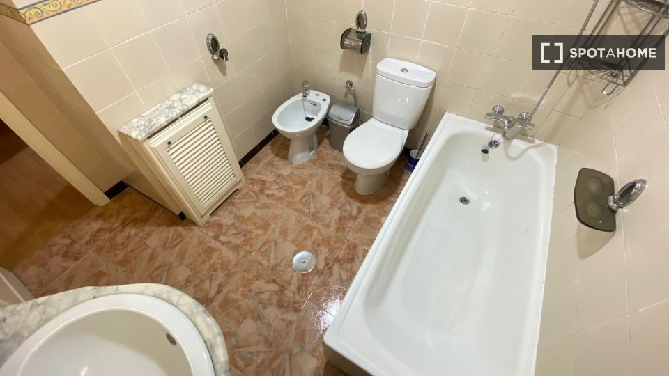 Double room Madrid, 7 beds — photo 14