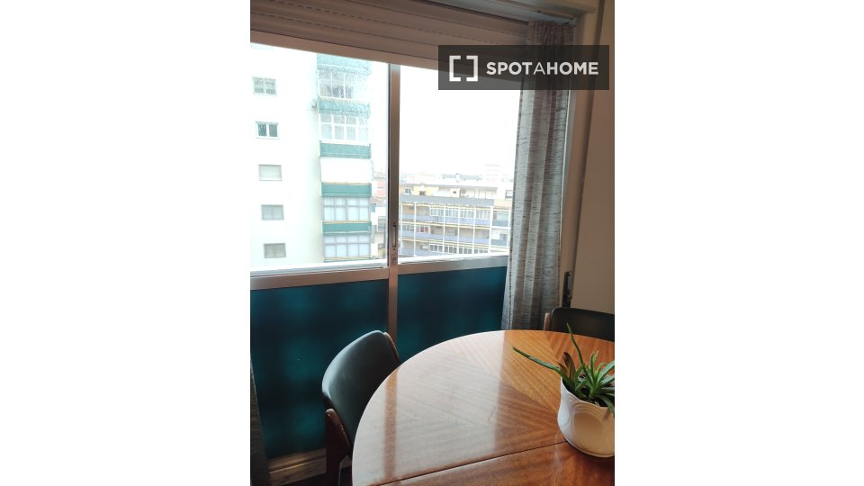 Apartment Lisbon, 2 beds, 75m² — photo 17
