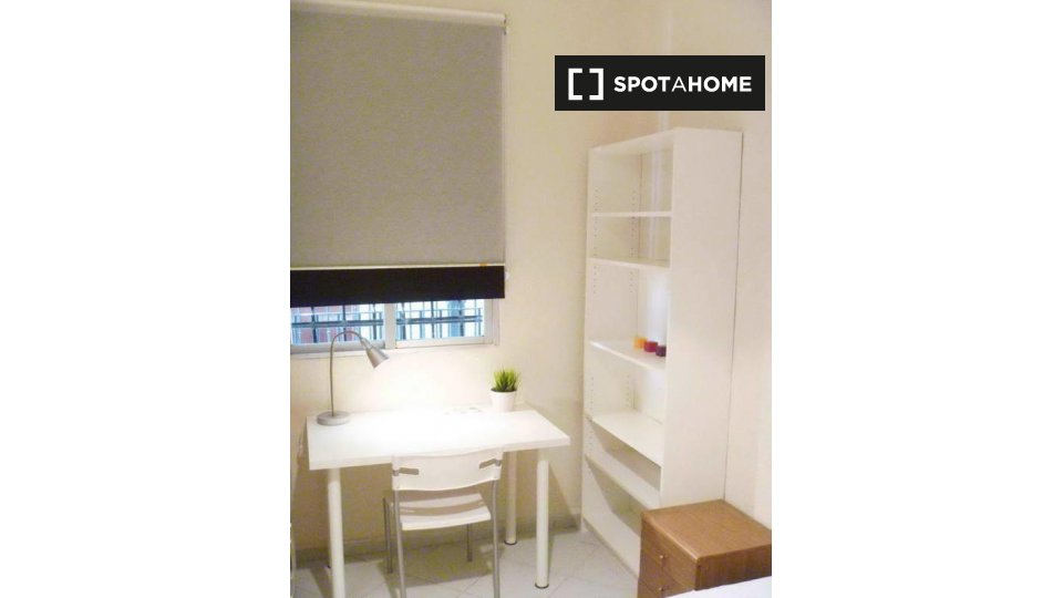 Double room Madrid, 4 beds — photo 9