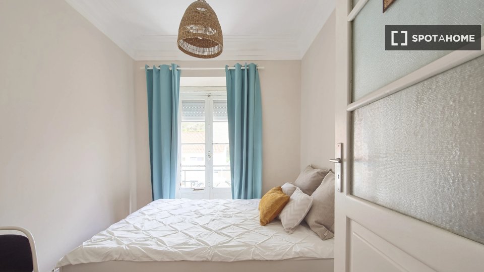 Double room Lisbon, 4 beds — photo 1