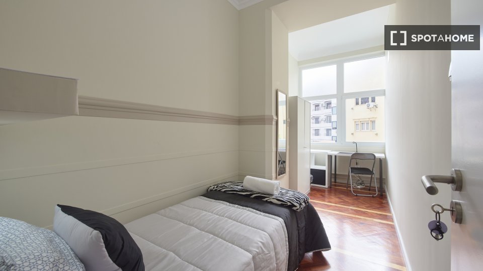 Double room Lisbon, 9 beds — photo 29