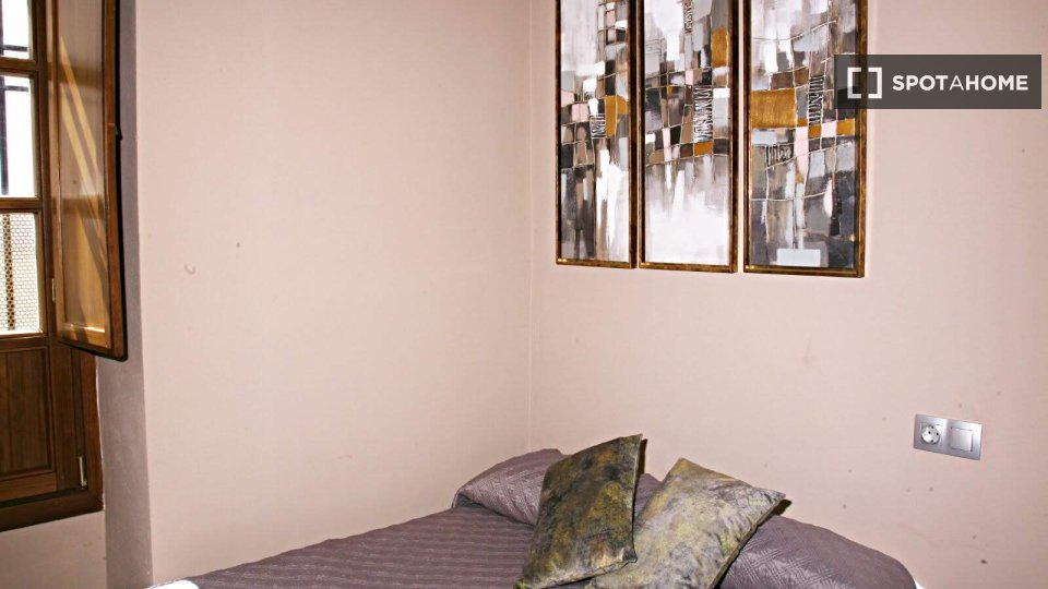 Apartamento de 2 habitaciones en alquiler en El Salvador y la Compañía