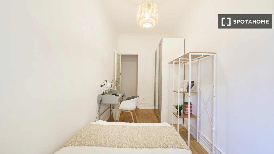 Double room Lisbon, 9 beds — photo 3