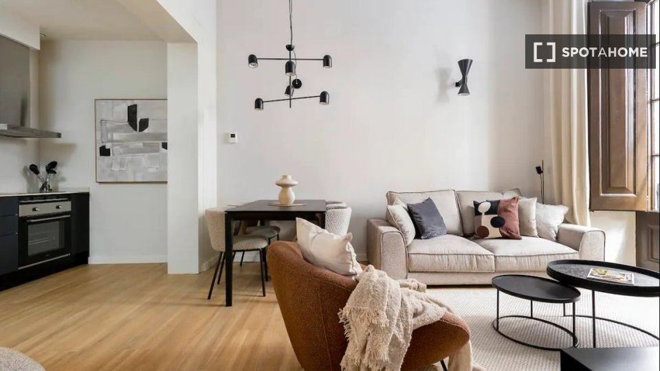 Apartment Barcelona, 2 beds — photo 2