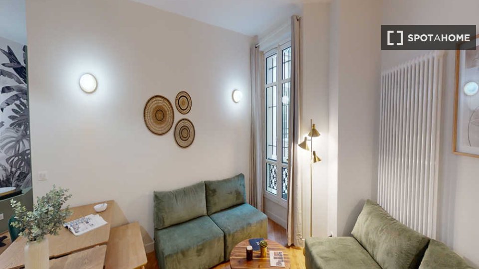 Double room Paris, 9 beds, 220m² — photo 3