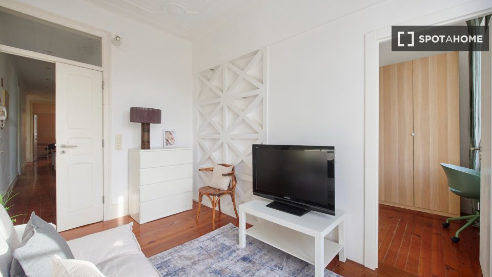 Double room Lisbon, 6 beds — photo 24
