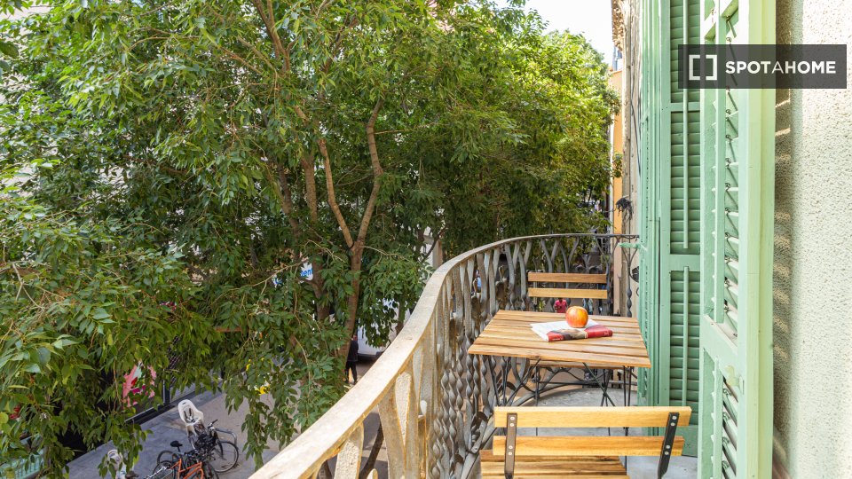 Double room Barcelona, 4 beds, 90m² — photo 11
