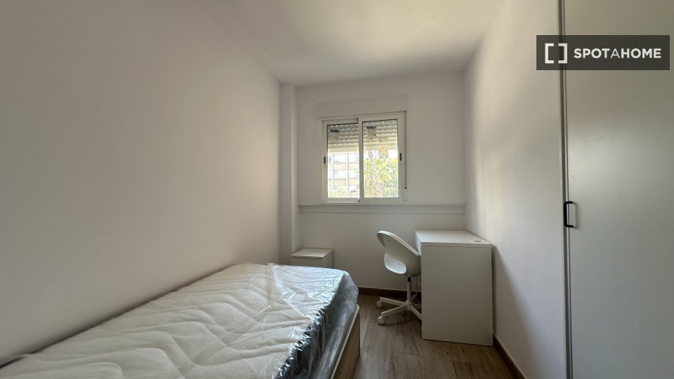 Double room Valencia, 4 beds, 74m² — photo 34