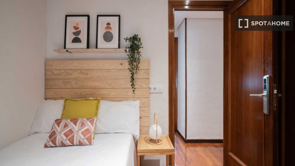 Double room Madrid, 6 beds — photo 55