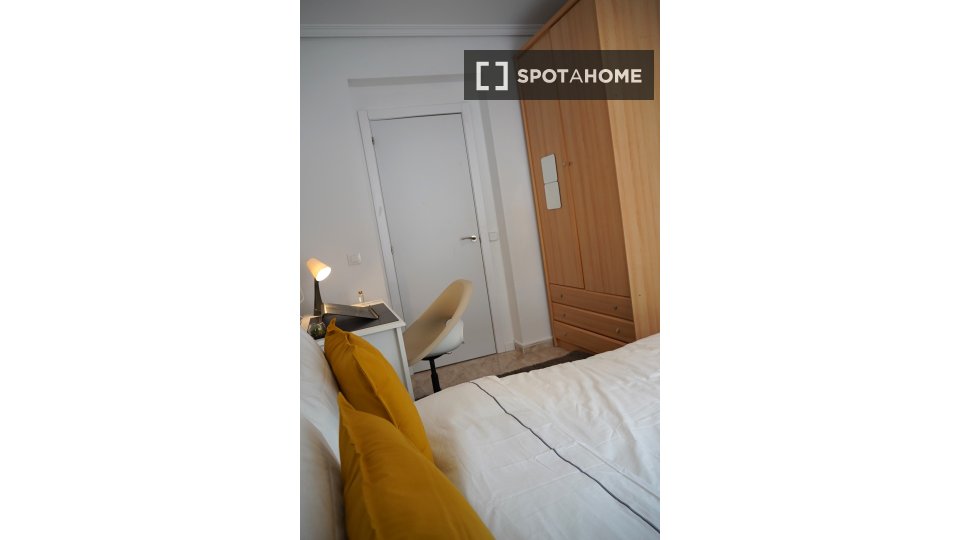 Double room Madrid, 6 beds — photo 15