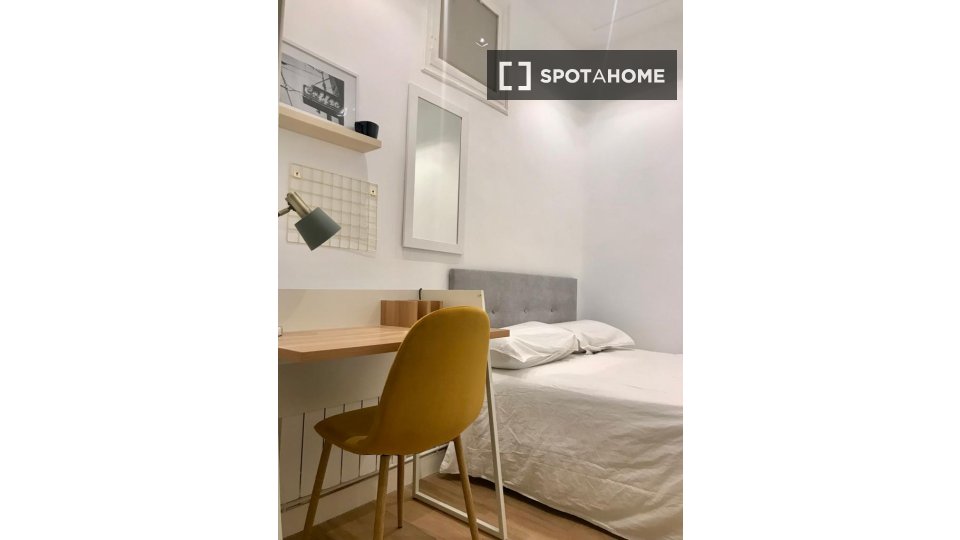 Double room Madrid, 8 beds — photo 12