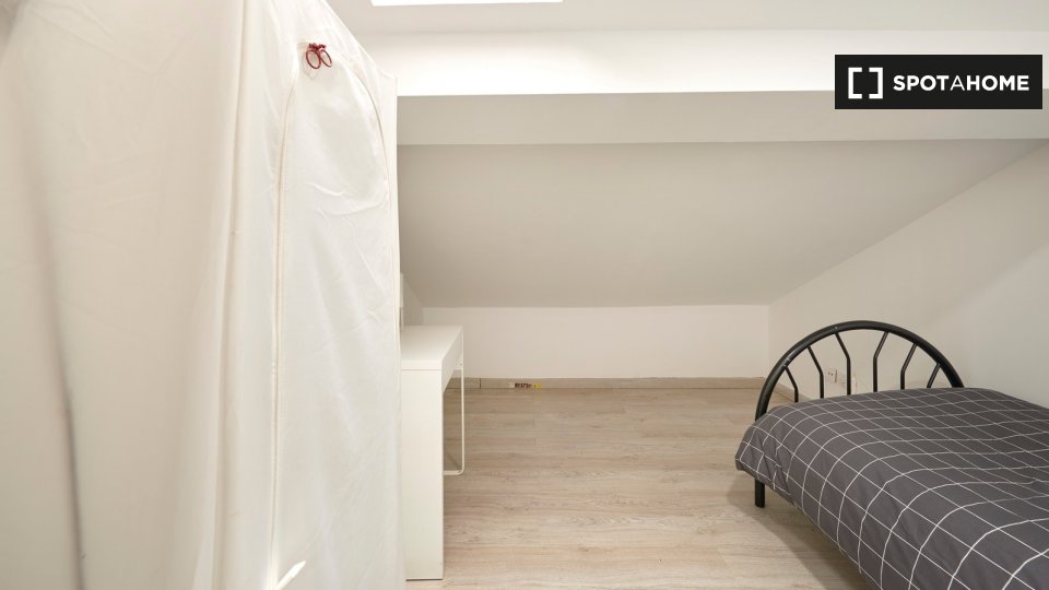 Double room Lisbon, 9 beds — photo 12