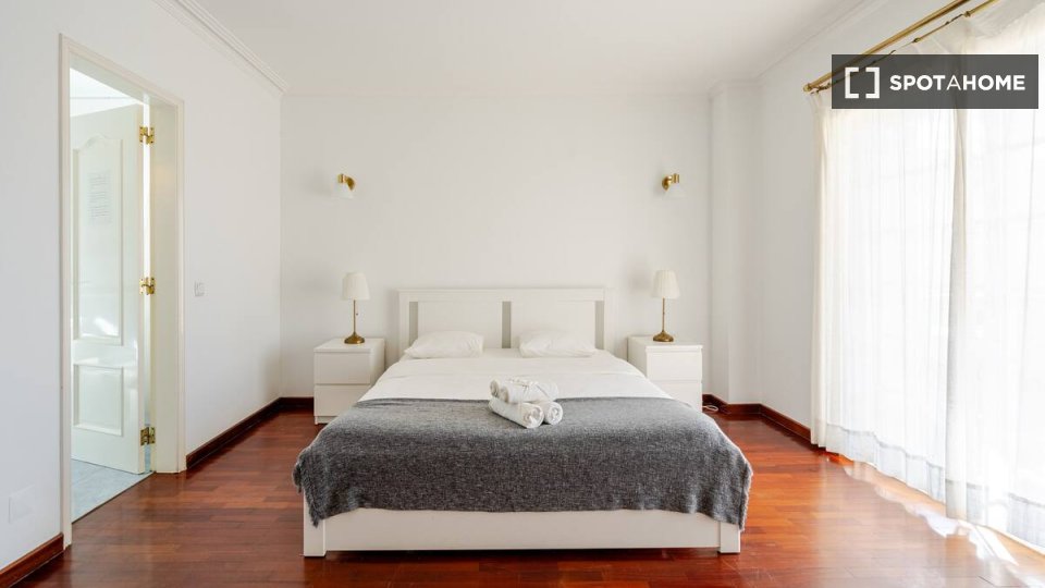 Double room Lisbon, 5 beds — photo 5
