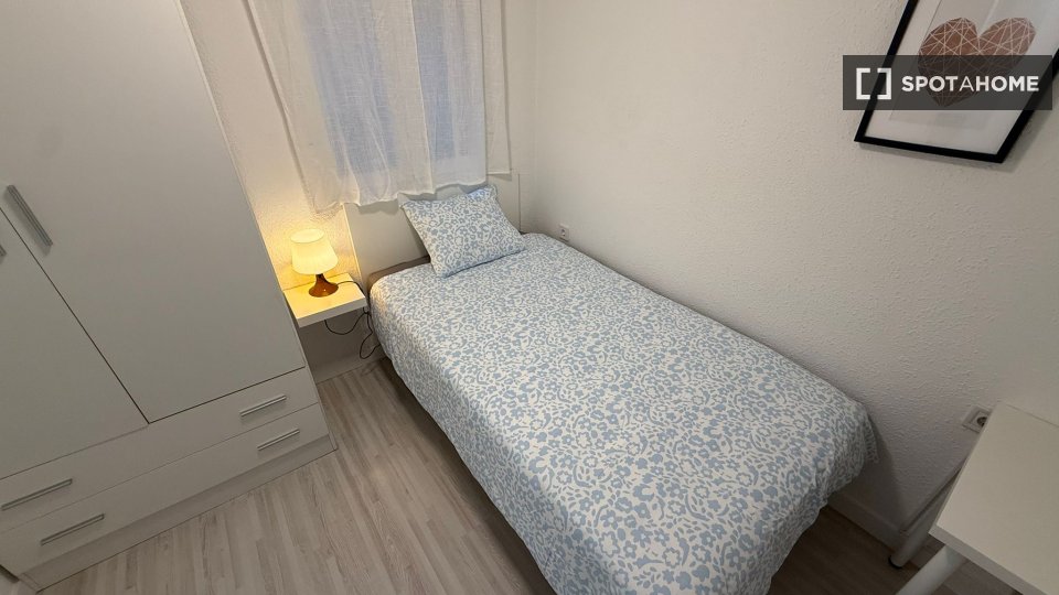 Double room Madrid, 4 beds — photo 39