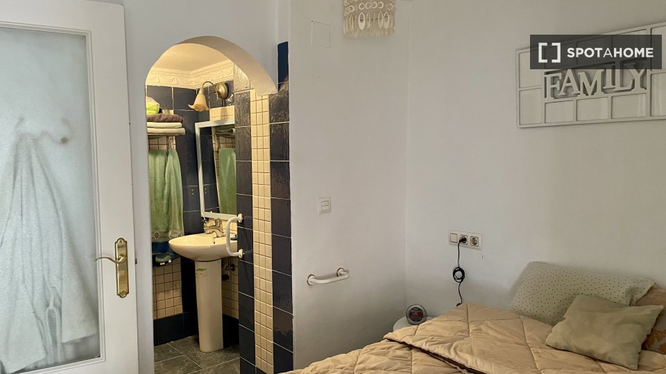 Habitación en piso compartido en Álora