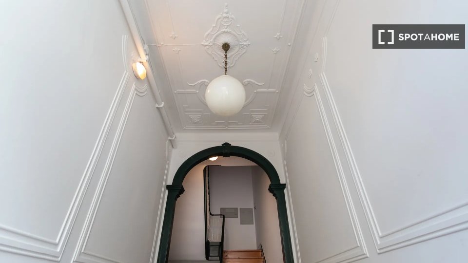 Double room Lisbon, 6 beds — photo 16