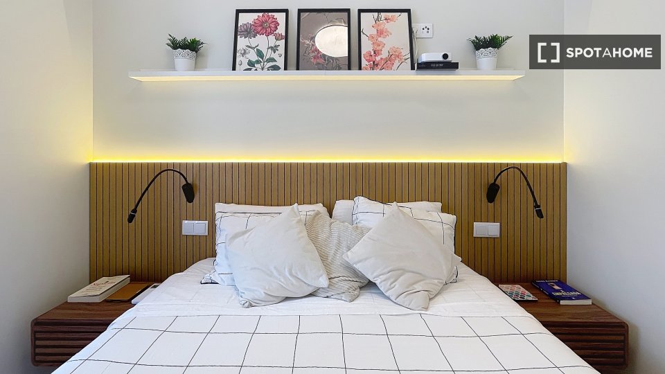 Apartment Lisbon, 2 beds, 82m² — photo 13
