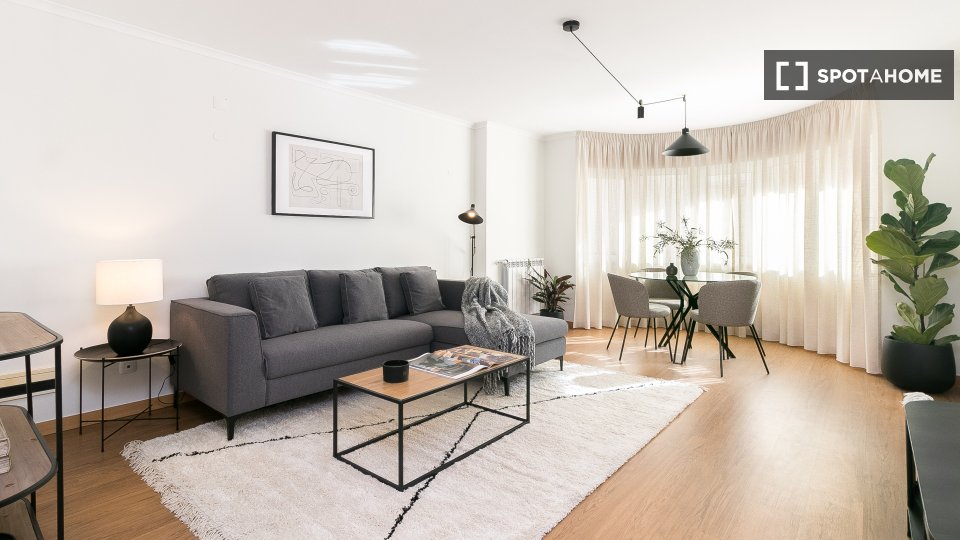 Apartment Lisbon, 2 beds, 100m² — photo 3