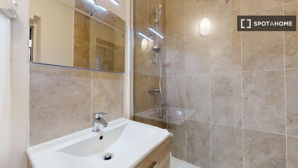 Double room Paris, 4 beds — photo 12