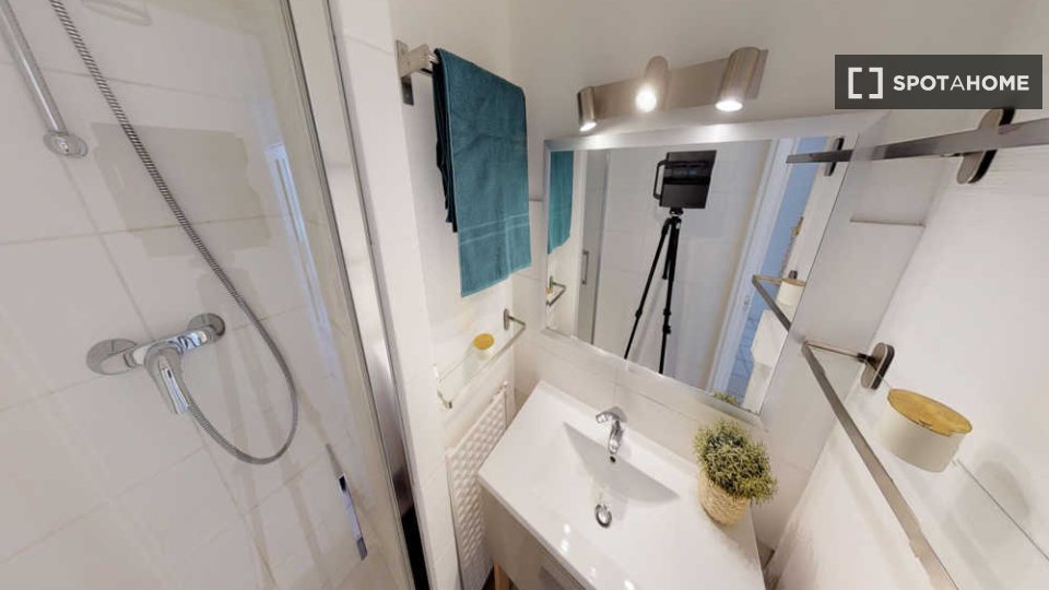 Double room Lyon, 4 beds, 100m² — photo 8