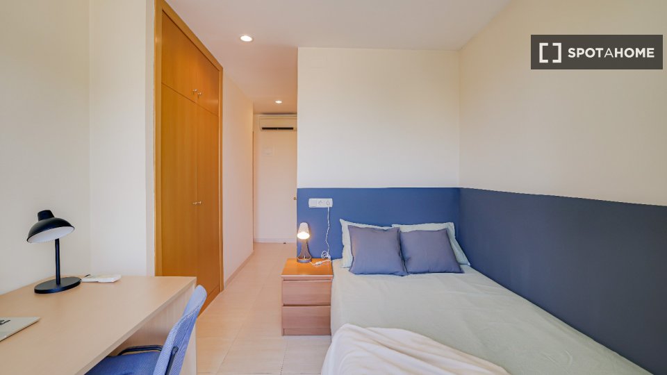 Double room Barcelona, 17 beds, 550m² — photo 12