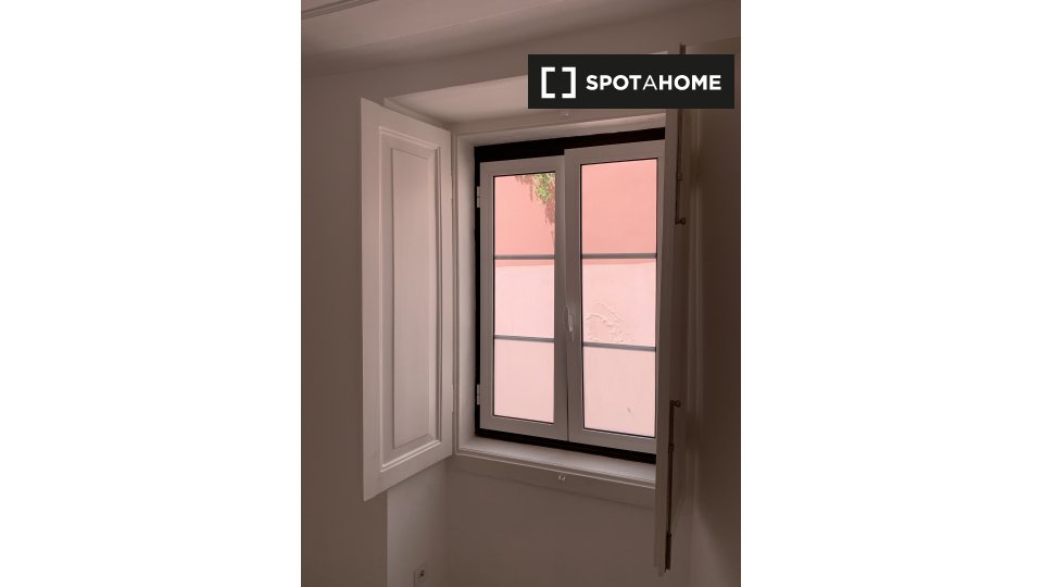 Apartment Lisbon, 1 bed, 43m² — photo 13