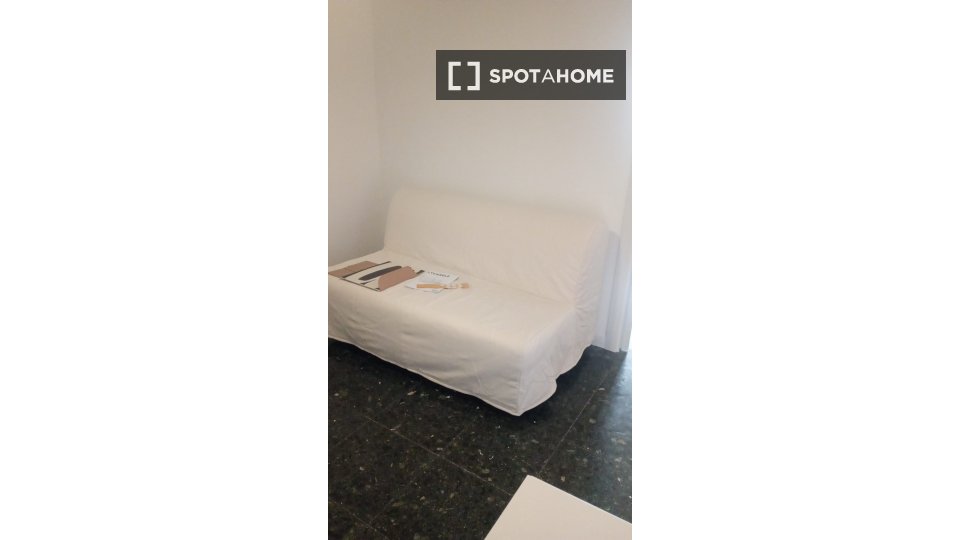 Double room Valencia, 5 beds, 110m² — photo 11