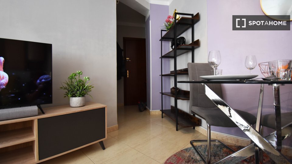 Apartment Malaga, 3 beds, 68m² — photo 8
