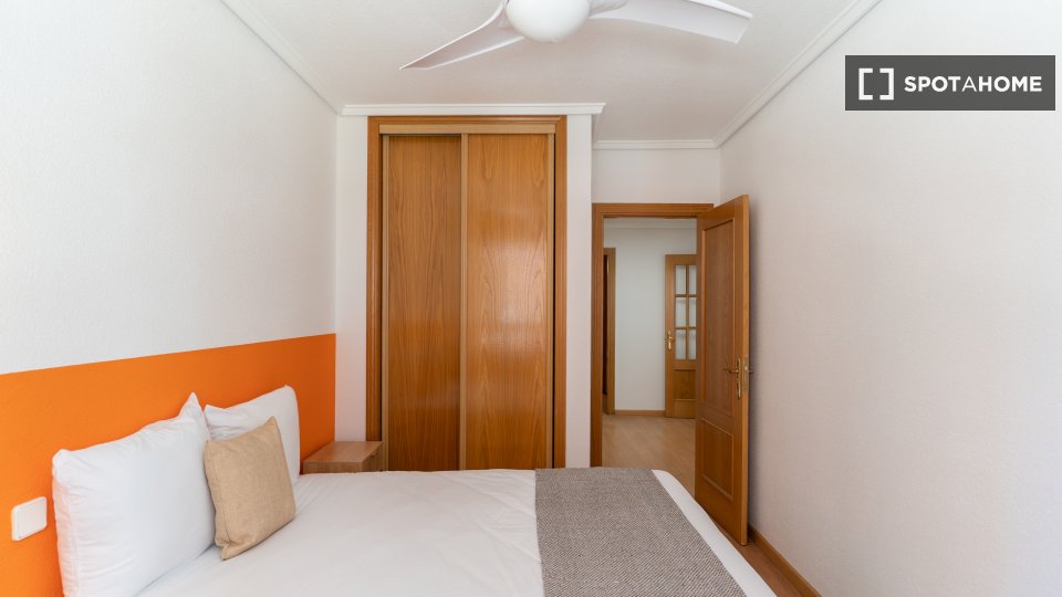 Double room Madrid, 5 beds — photo 1