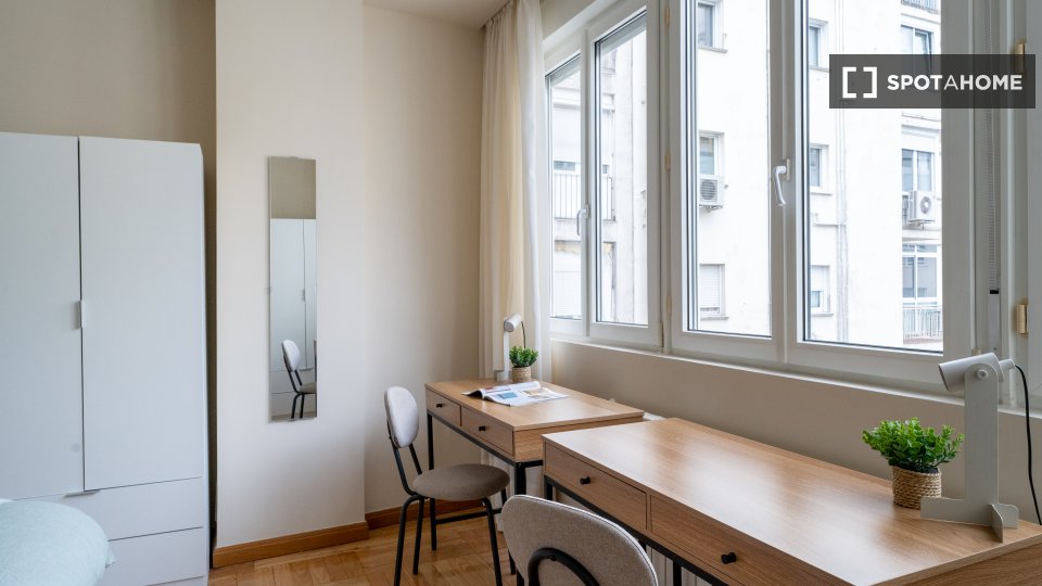 Double room Madrid, 5 beds — photo 15