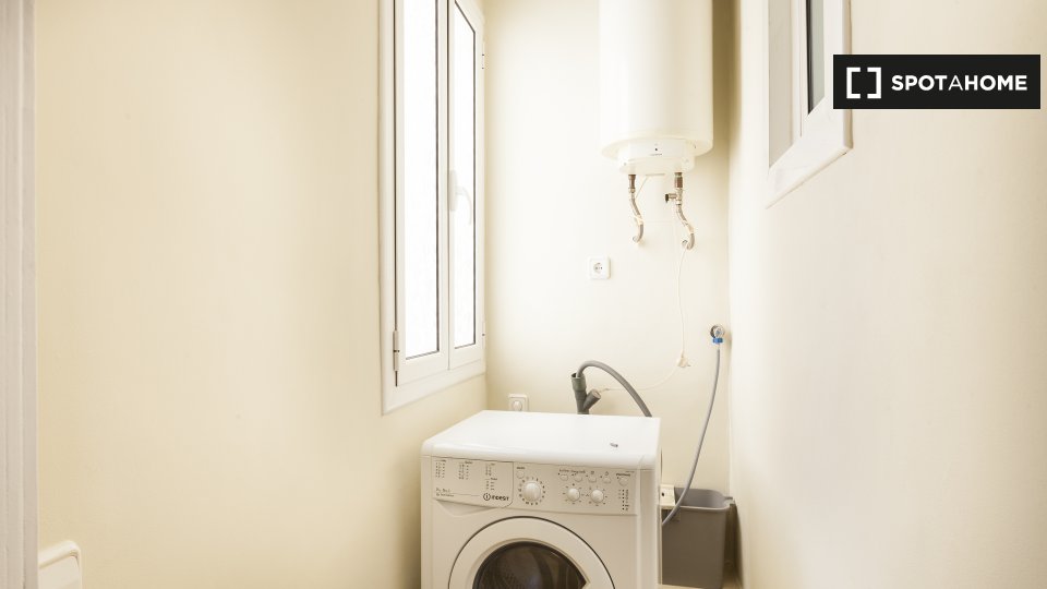Apartment Barcelona, 2 beds, 50m² — photo 2