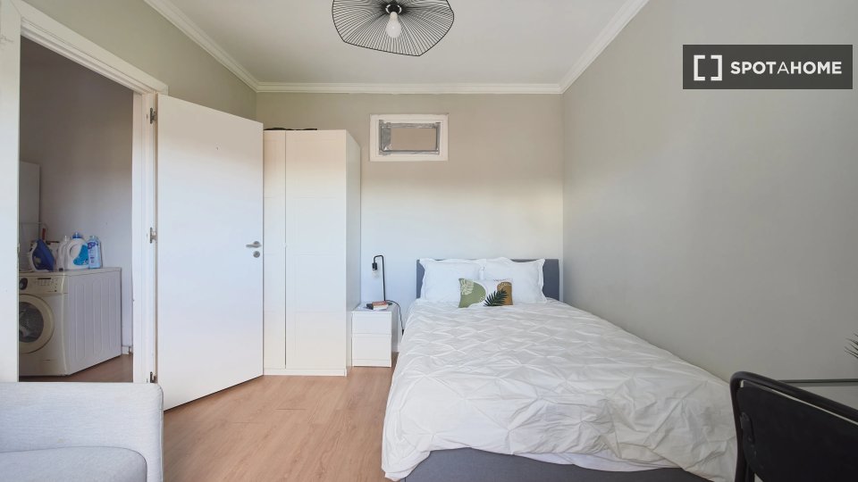 Double room Lisbon, 4 beds — photo 2