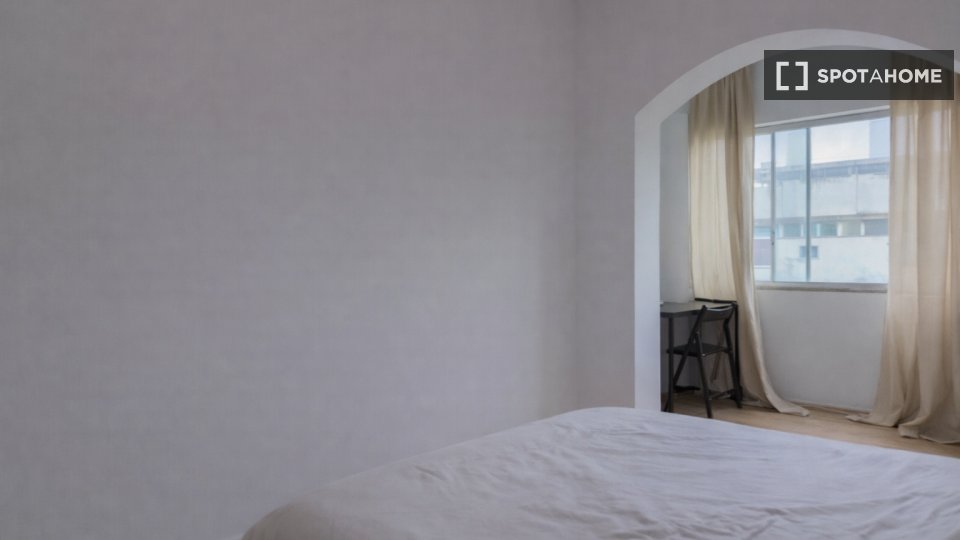 Double room Lisbon, 6 beds, 115m² — photo 30