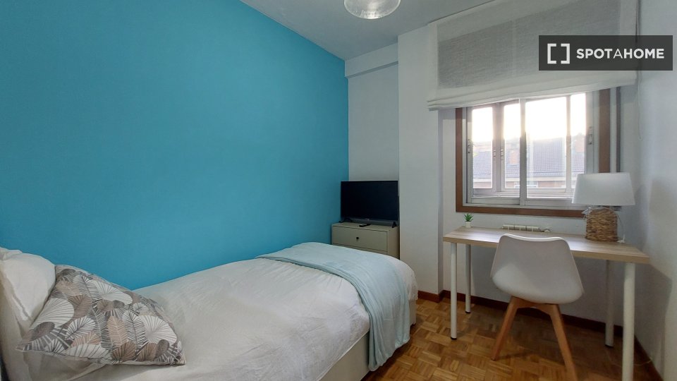 Double room Madrid, 4 beds, 100m² — photo 15