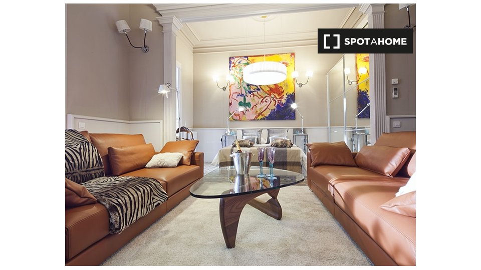 Apartment Barcelona, 4 beds, 130m² — photo 1