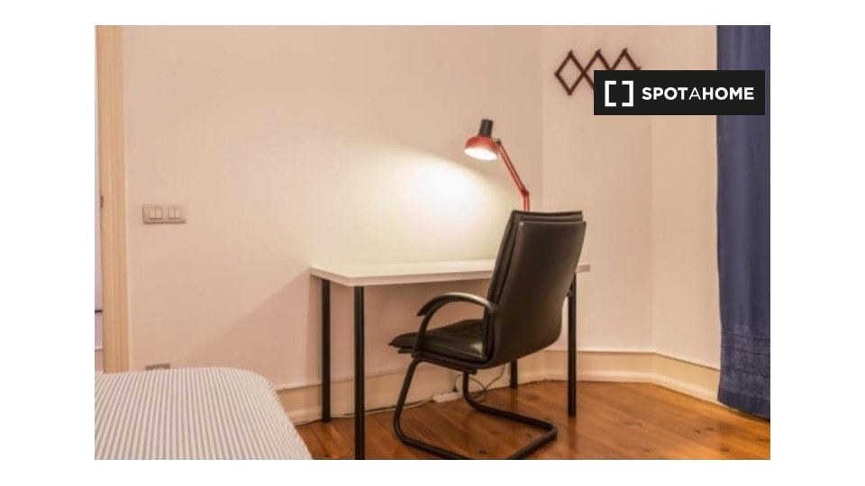 Double room Lisbon, 4 beds, 110m² — photo 18