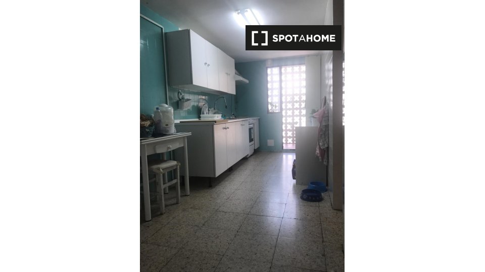 Double room Madrid, 1 bed — photo 8