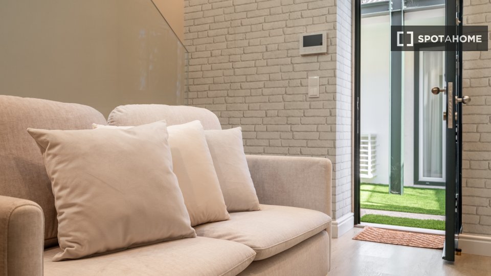 Apartment mono Lisbon, 39m² — photo 1