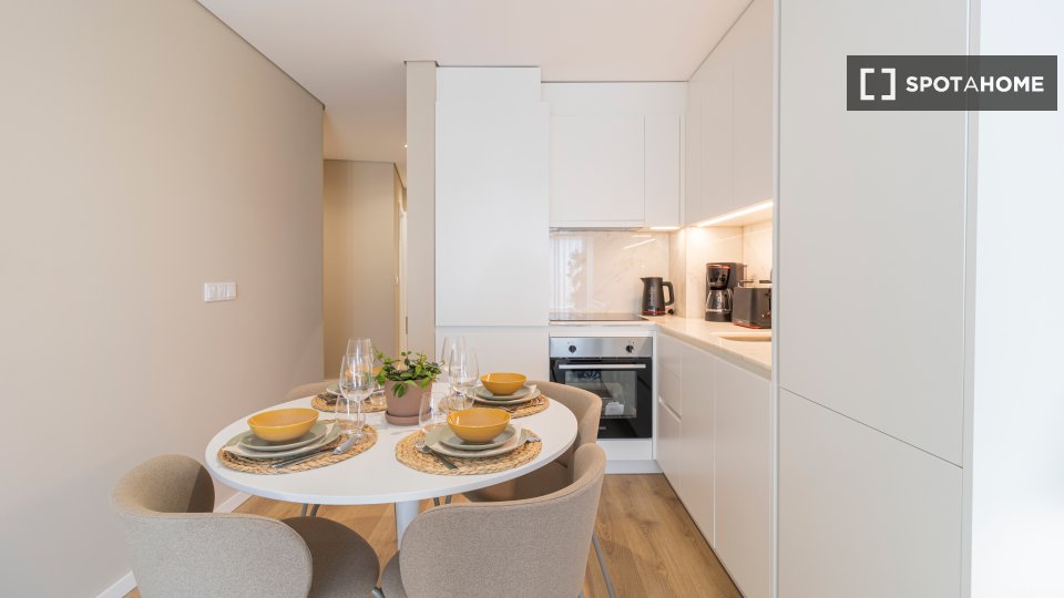 Apartment Porto, 2 beds, 90m² — photo 18