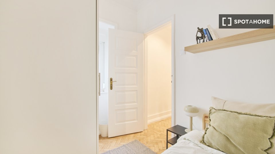 Double room Lisbon, 9 beds — photo 2