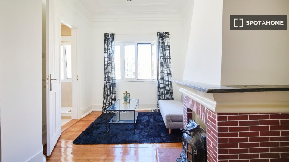 Double room Lisbon, 6 beds — photo 36