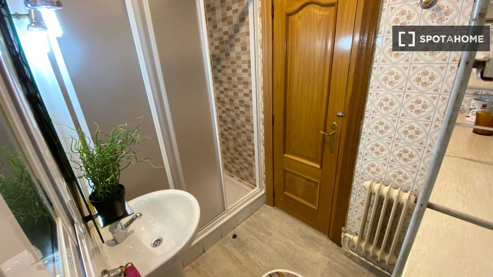 Double room Madrid, 4 beds — photo 22