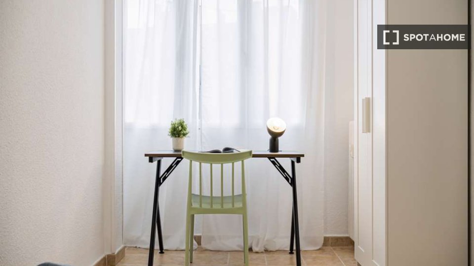 Double room Madrid, 25 beds — photo 12