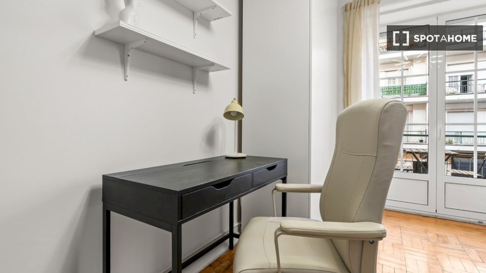 Double room Lisbon, 5 beds — photo 3